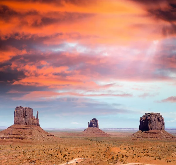 The unique buttes and landscape of Monument Valley, Utah, USA. — Stock Photo, Image