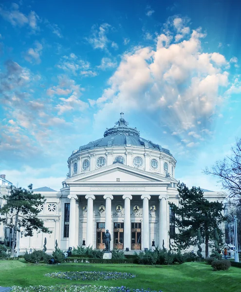 Atheneul Roman. Romanian Athenaeum is a concert hall in the cent — Stock Photo, Image