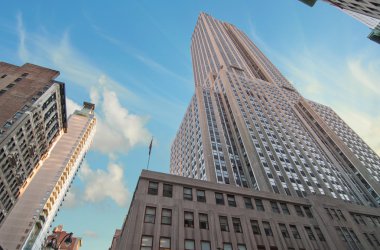 empire state Binası aşağıdan yukarıya görünümü