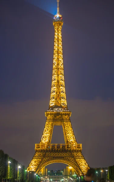 Torre Eiffel y haz de luz — Foto de Stock