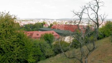 Bamberg yaz mevsiminde, Almanya 'da. İnsansız hava aracından yavaş çekimde görüntüle