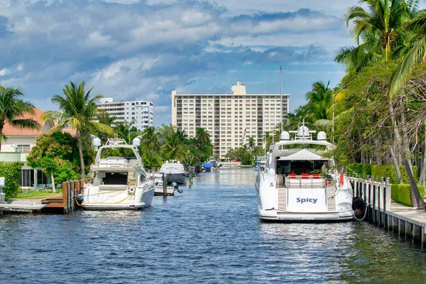 Fort Lauderdale Februari 29Th 2016 Stadsgrachten Boten Een Zonnige Ochtend — Stockfoto