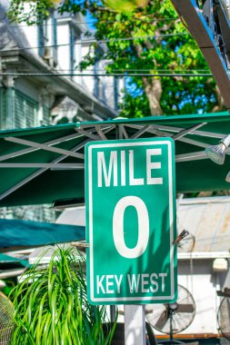 Key West, Florida 'da meşhur 0 Mil sokak tabelası