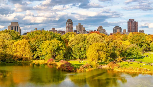 Central Park Loofbomen Reflecties Herfst New York City — Stockfoto