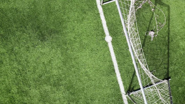 空のサッカー場の空中ビュー 頭上下4K映像 — ストック写真