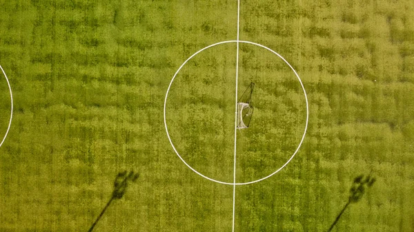 从空中俯瞰足球场 体育概念 户外活动和健身概念 — 图库照片