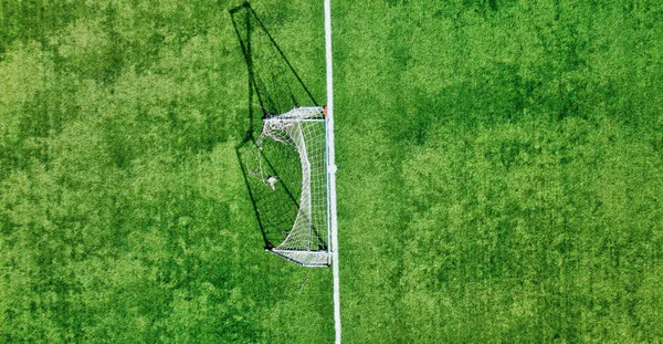 Uçan Bir Dan Görüldüğü Gibi Futbol Sahası Yüksek Bakış Açısı — Stok fotoğraf