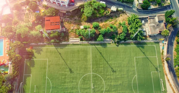 Voetbalveld Gezien Vanaf Een Vliegende Drone Hoog Gezichtspunt — Stockfoto