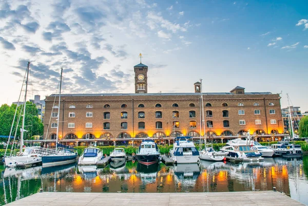 Londýn Velká Británie Června 2015 Katherine Docks Při Západu Slunce — Stock fotografie