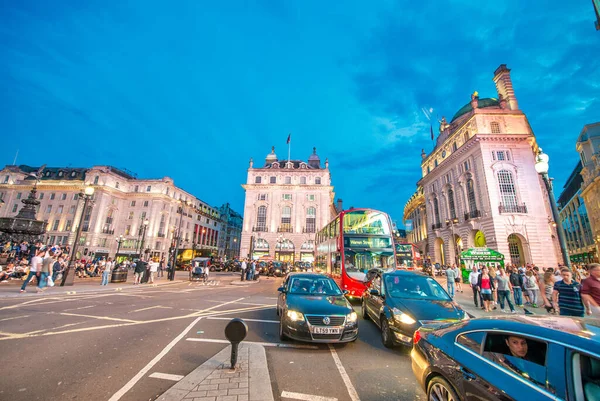 London Ιούλιος 3Rd 2015 Κυκλοφορία Την Νύχτα Στο Piccadilly Circus — Φωτογραφία Αρχείου