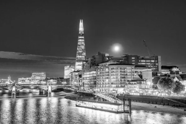 London Storbritannien Juli 2Nd 2015 Staden Modern Skyline Med Thames — Stockfoto