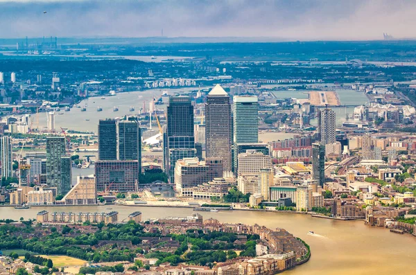 Letecký Pohled Londýna Vrtulníku Mrakodrapy Canary Wharf Podél Řeky Temže — Stock fotografie
