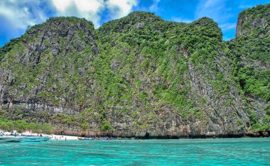 Phi Phi Adası 'nın güzel deniz manzarası - Tayland.