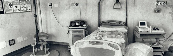 Vista Uma Cama Hospital Vazia Maternidade Hospital — Fotografia de Stock