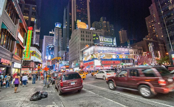 Nueva York City Ago Los Turistas Caminan Por Las Calles —  Fotos de Stock