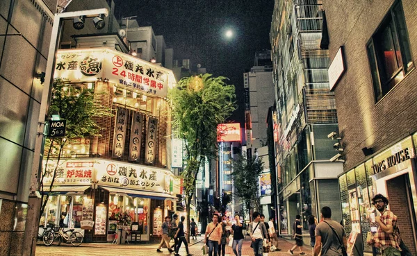 2013年8月24日晚上 东京的城市街道 日本首都北京每年有1000多万游客 — 图库照片