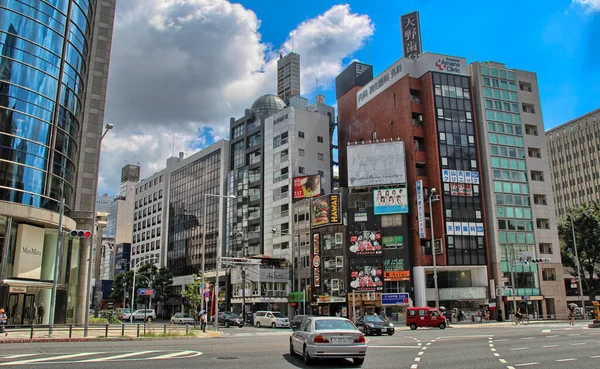 2013年8月18日 新宿の街 新宿は東京のビジネス街の一つで 多くの国際的な本社があります 有名なエンターテイメントエリアです — ストック写真