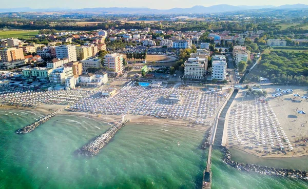 Vista Aérea Playa Misano Adriatico Desde Dron Temporada Verano Italia —  Fotos de Stock