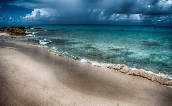 Plano Escénico Hermosa Orilla Del Mar Día Nublado — Foto de Stock