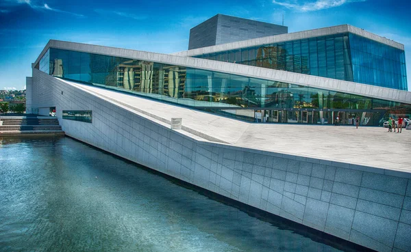 Oslo Haziran 2010 Oslo Opera Binası Nın Modern Şekilleri Yapı — Stok fotoğraf