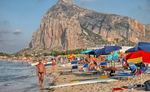 Sizilien Italien Aug Touristen Genießen Das Leben Strand August 2007 — Stockfoto