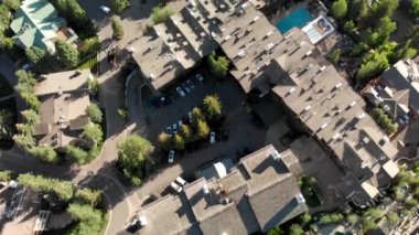 Vail 'in yaz mevsiminde İHA' dan güzel hava görüntüsü, ABD