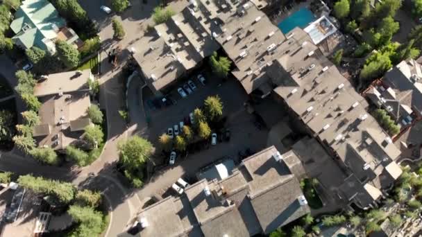Hermosa vista aérea de Vail desde el dron en la temporada de verano, EE.UU. — Vídeo de stock