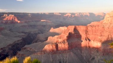 Gün batımında Büyük Kanyon 'un inanılmaz hava manzarası, ABD