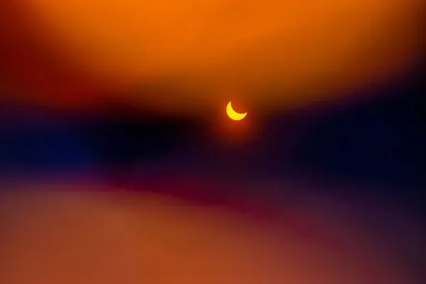 Μερική Ηλιακή Έκλειψη Ασήμι Του Ήλιου Πριν Από Σύνολο — Φωτογραφία Αρχείου