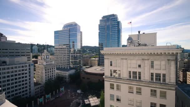 PORTLAND, OR - AUGUST 20, 2017: Aerial panoramic view of city buildings and skyscrapers — Stock Video