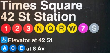 new York'un Times Meydanı Metro İstasyonu'na