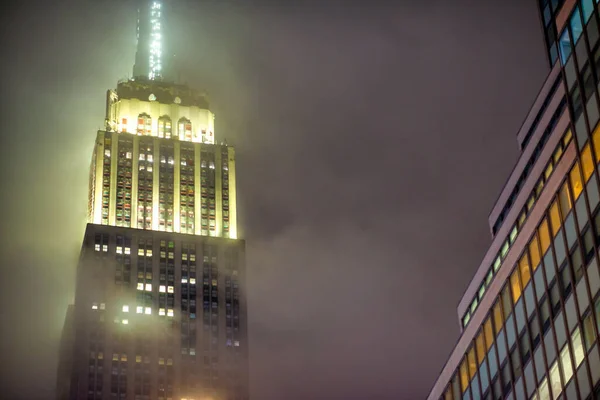 New York City Dicembre 2018 Vista Notturna Del Famoso Empire — Foto Stock