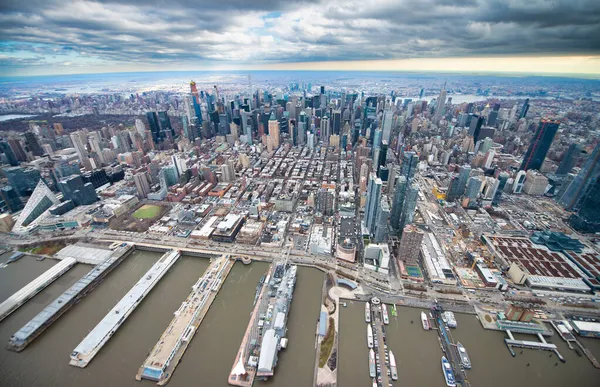 Manhattan Helicopter View Cloudy Day Midtown Aerial View — Stock Photo, Image