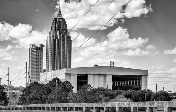 Mobile Alabama Nın Modern Ufuk Çizgisi Eyaletler Arası Görüş — Stok fotoğraf