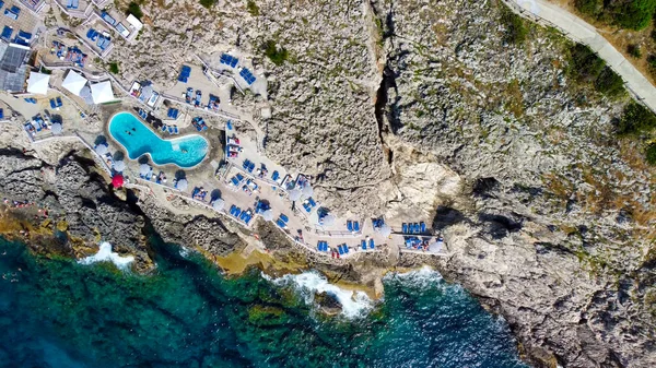 夏季阿纳卡皮里灯塔海滩令人惊奇的空中景观 意大利无人驾驶飞机的Spiaggia Del Faro — 图库照片