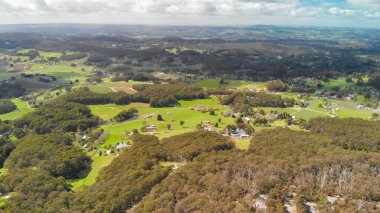 Adelaide kırsal hava manzarası Mount Lofty Koruma Parkı, Avustralya İHA 'dan.