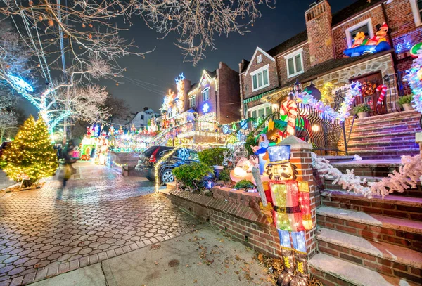 Christmas Decoration House Dyker Heights Cutest Small Area Houses Decorated — Stock Photo, Image