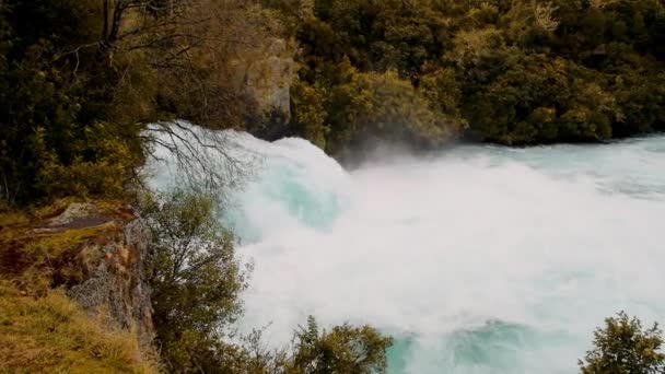 Cascate incredibili di Huka Falls, Nuova Zelanda Isola del Nord — Video Stock