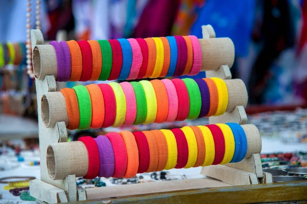 Bracelets Colorés Dans Une Boutique Tropicale — Photo