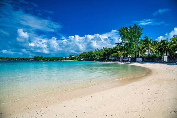 Mauritius Maj 2019 Tropikalna Plaża Turystami Słoneczny Dzień — Zdjęcie stockowe