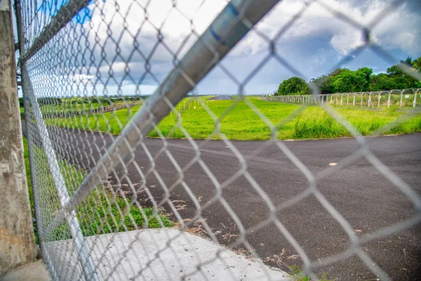 Vliegveld Hek Ter Bescherming Van Vliegtuigen Landing — Stockfoto