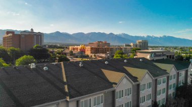 SALT Gölü Şehri, UT - 12 Temmuz 2019 güneşli bir günde gökyüzü, Utah İHA 'dan.