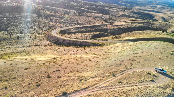 Yaz Mevsiminde Kanyonu Çevreleyen Güzel Yol Manzarası Drone Bakış Açısı — Stok fotoğraf