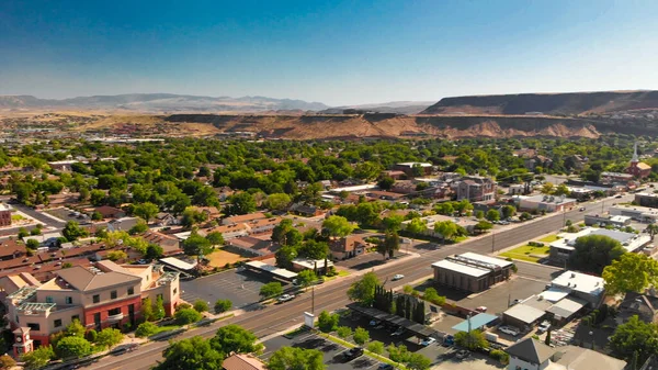 George Antenni Horisonttiin Kesäkaudella Nevada Yhdysvallat — kuvapankkivalokuva