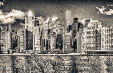 New York City, ABD 'de gün batımında Manhattan gökdelenleri