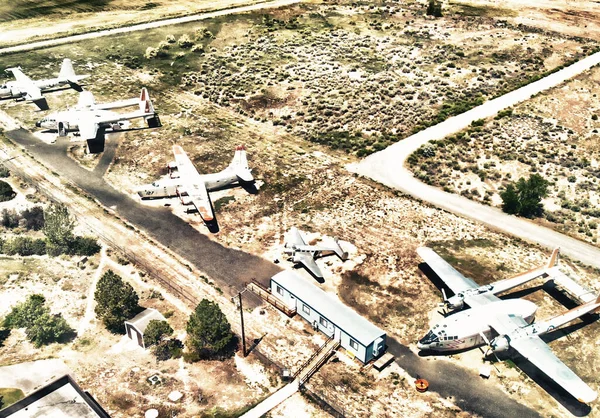 Vista Aérea Para Baixo Parque Aéreo Com Aeronaves Antigas Alinhadas — Fotografia de Stock