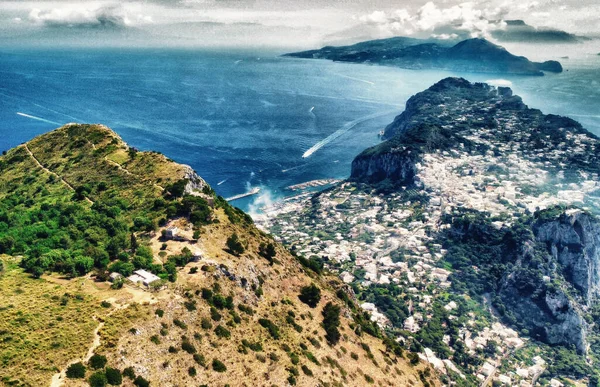 Speedboat Speeding Capri Coastline Beautiful Summer Morning Italy — Stock Photo, Image