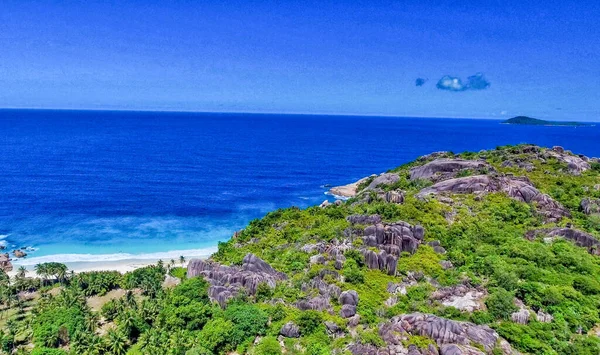 Vista Aerea Aerea Sulla Bellissima Spiaggia Delle Seychelles Sulle Montagne — Foto Stock