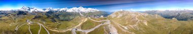 Grossglockner Alpin 'in yaz mevsiminde İHA' dan panoramik hava görüntüsü