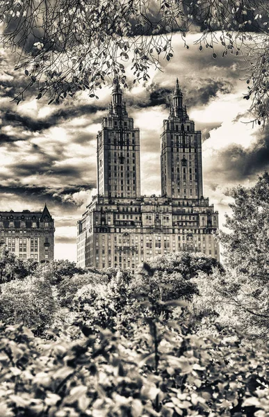 Budynki Nowego Jorku Central Parku Nowy Jork Sezonie Jesiennym — Zdjęcie stockowe